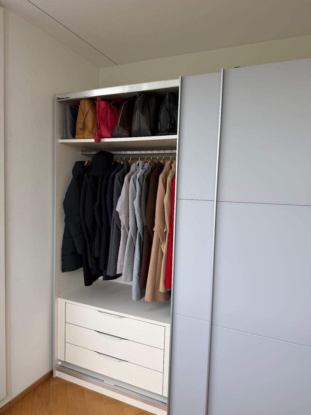 Livique Armadi: Kleiderschrank - Top Zustand! – Usato da Basel venduto da Sonnenblume1379 2