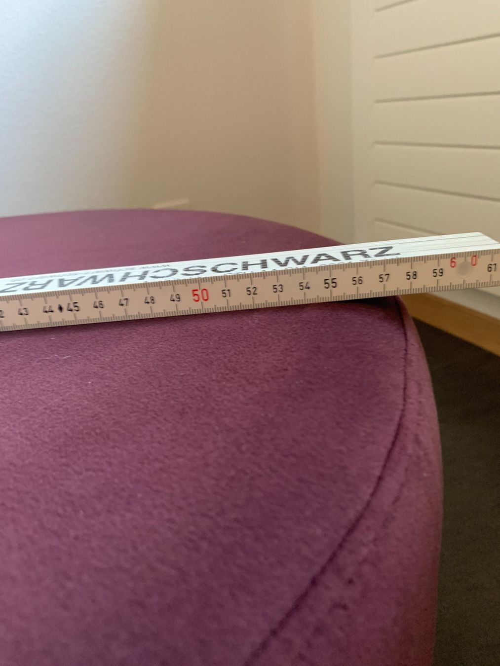Hocker: 2 Hocker mit Messingsockel passend zu LAONA Sofa Samt – Gebraucht aus Zürich von anader 6