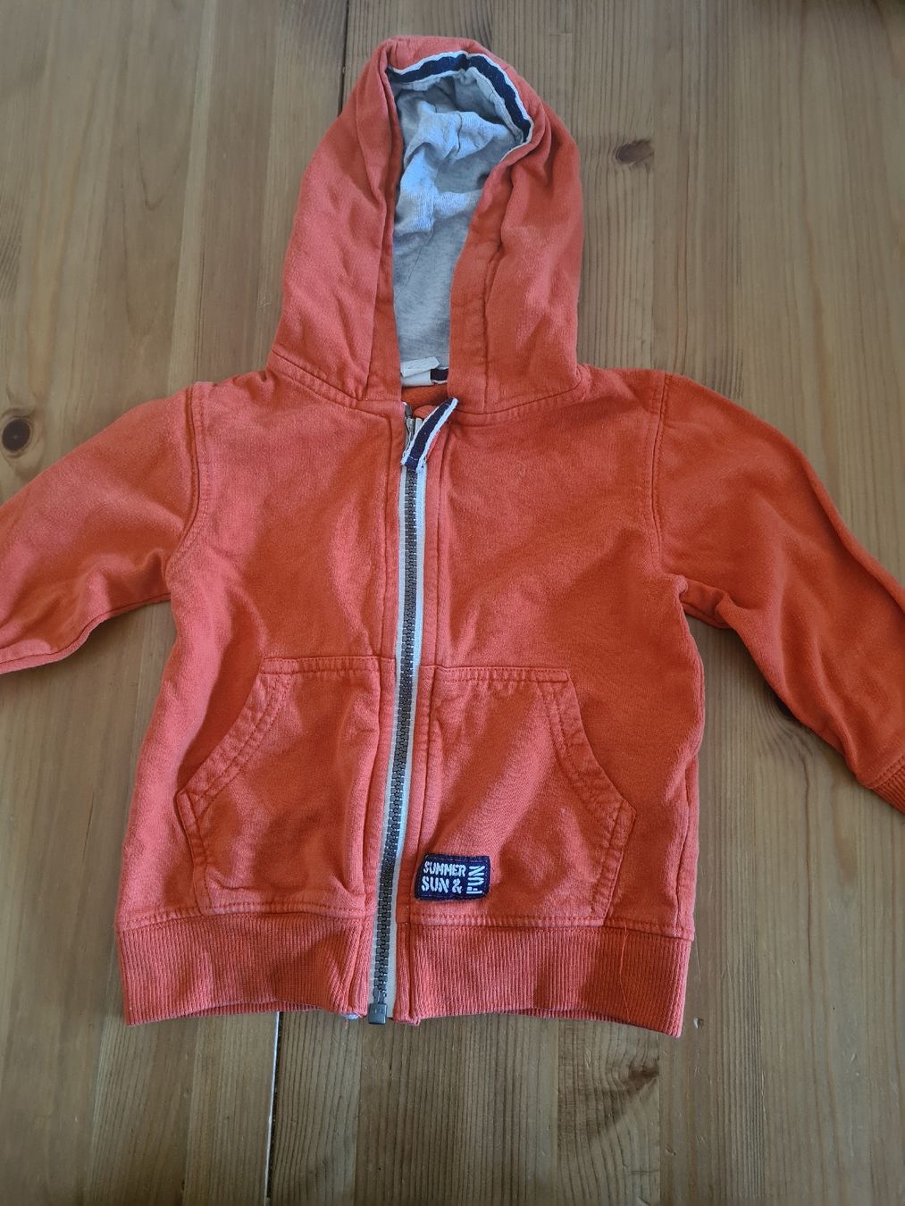 Pulls et sweat-shirts: Kinder Kapuzenpullover orange Grösse 80  – D'occasion à Horw par Mirii91 1
