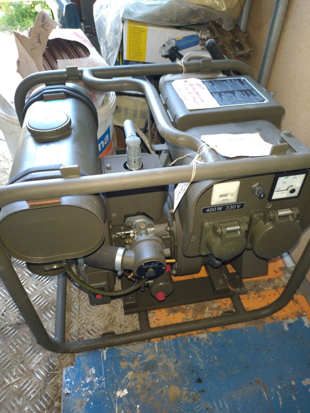 Generatori di corrente: Generator armeefahrzeug – Nuovo e nell'imballaggio originale da Berlingen venduto da Hampison