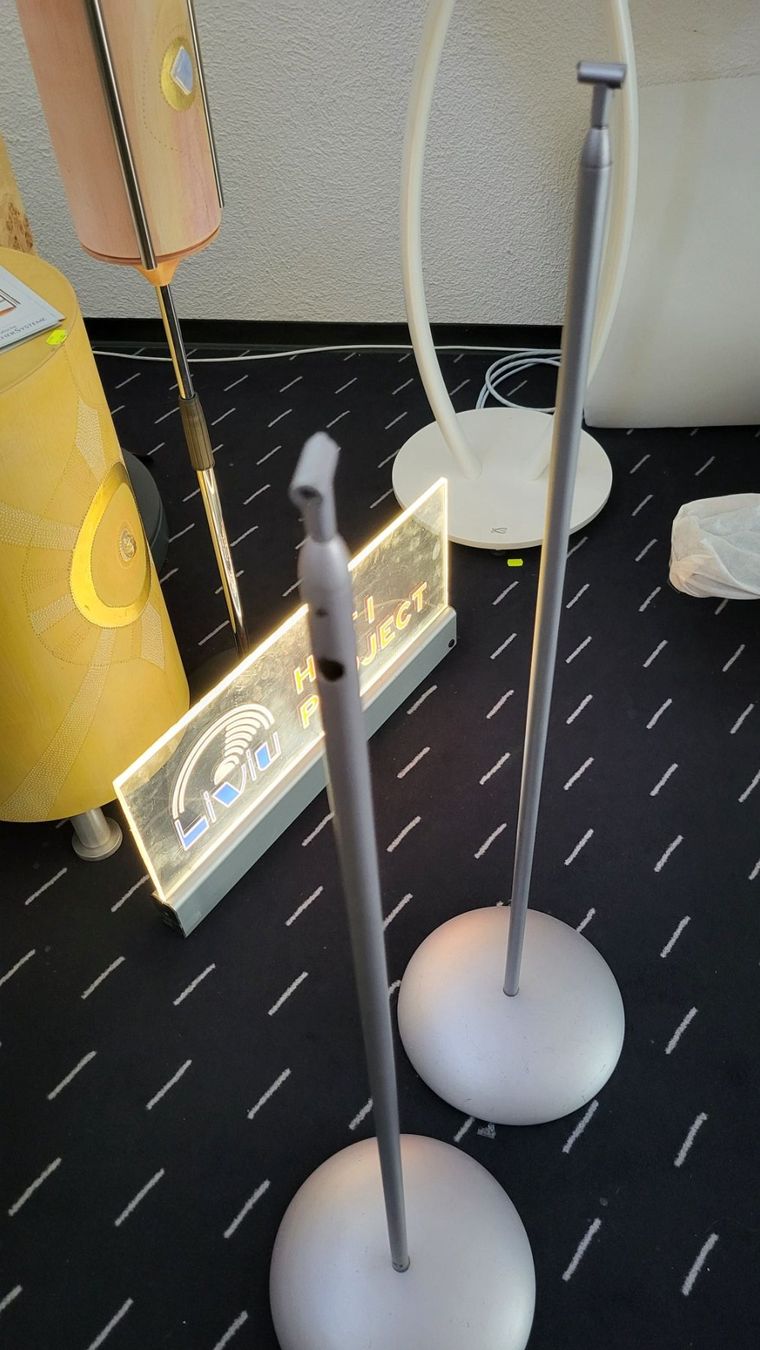 Supporti a parete: Lautsprecher Satelliten-Ständer – Usato da Schaan venduto da hifiproject 2