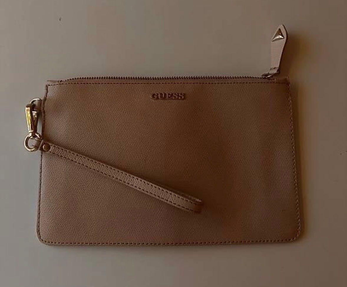 Guess Borse da donna: Guess clutch Baige – Usato da Zürich venduto da Denise1743