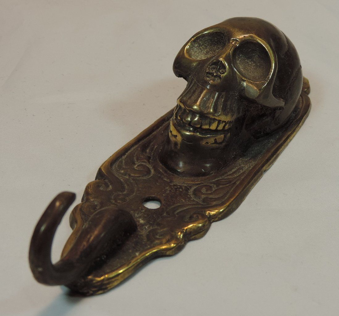 Guardaroba: Totenkopf Kleiderhaken aus Messing – Usato da Duggingen venduto da doogbua 2