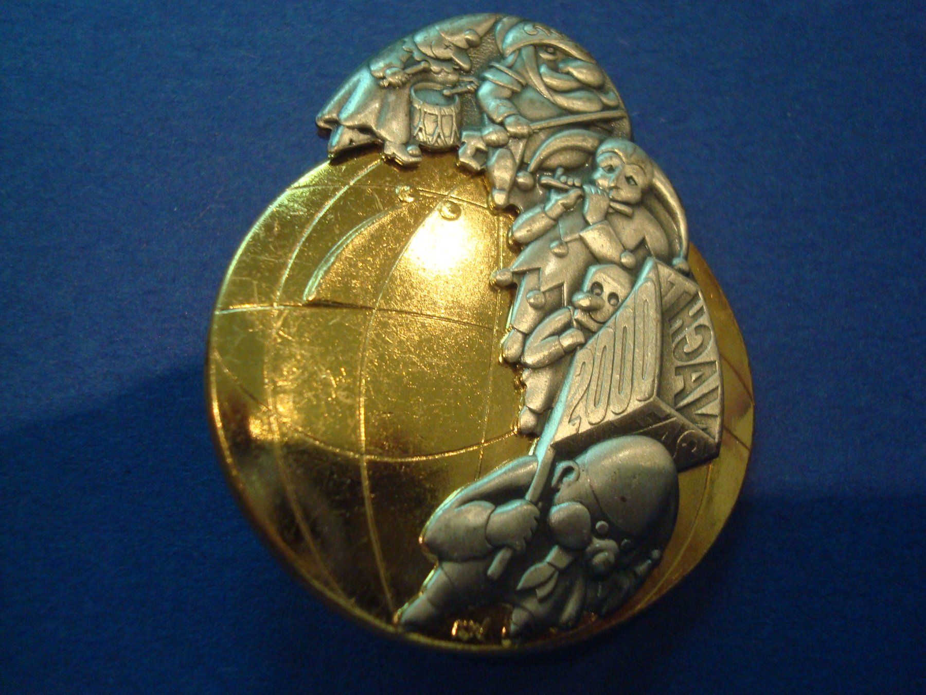 Placchette & Badge: Plakette Basel Gold 2000 – Usato da Riehen venduto da Baerewaegli