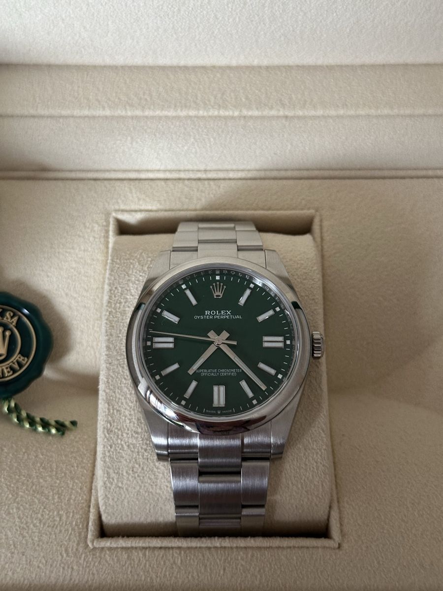 Rolex Orologi: Rolex Oyster Perpetual 41mm Green – Nuovo (secondo la descrizione) da Bern venduto da Mkey 1
