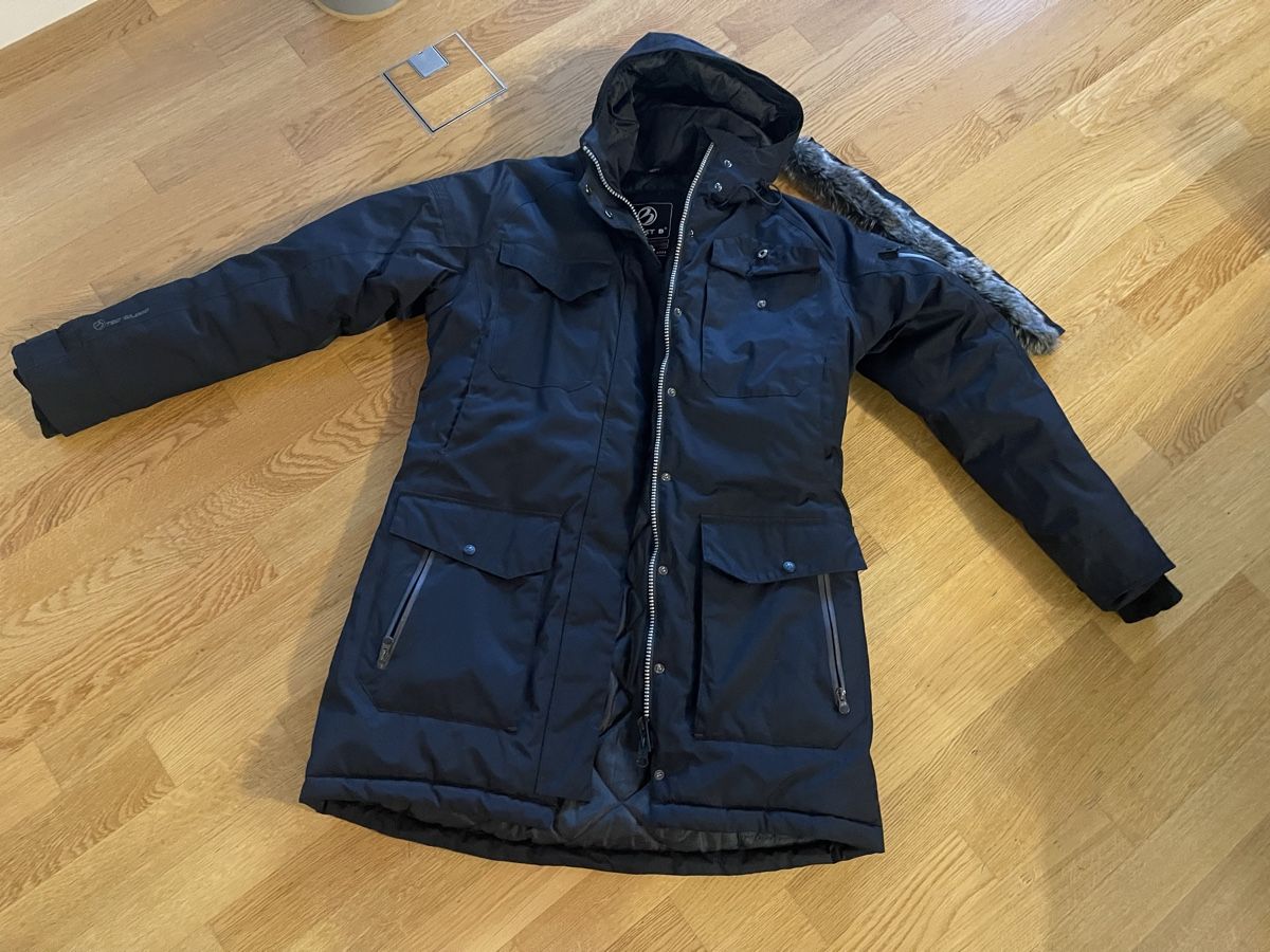 Giacche: Jacke Winterjacke First B Grösse 42 EU – Usato da Rüschlikon venduto da Lajniii