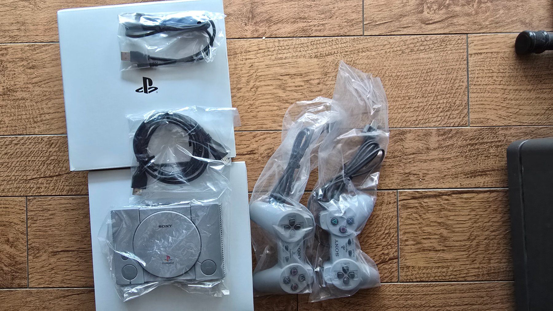 Sony Konsolen: Sony Playstation Mini (Occasion) – Gebraucht aus Rennaz von DYL-HOOKYE 2