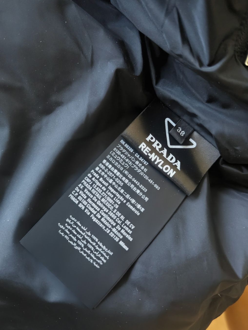 Prada Gilets & Westen: Prada Daunenweste schwarz / Grösse 38 – Gebraucht aus Basel von katrin984 3