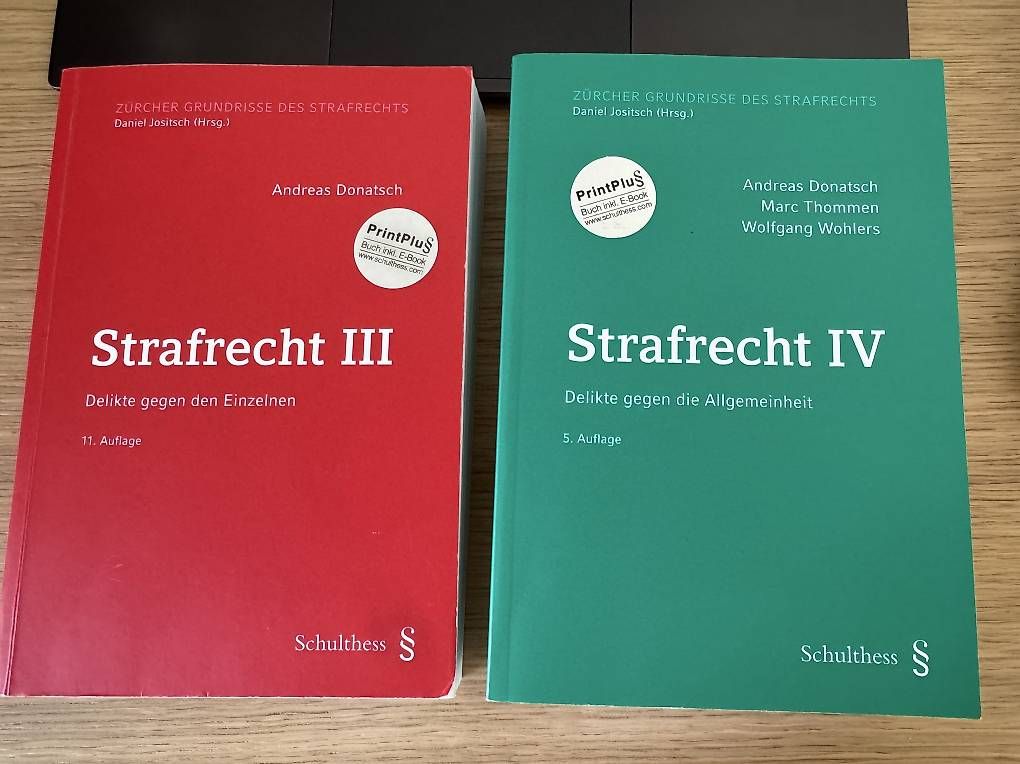 Libri: Strafrecht III / Strafrecht IV (Donatsch) – Usato da Maienfeld venduto da monibo