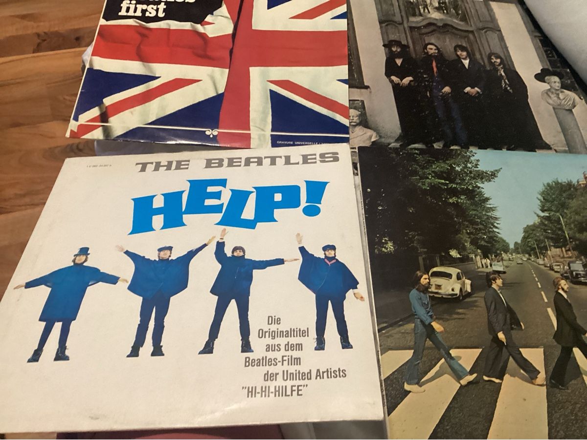 Dischi in vinile: 4 BEATLES VINYL LP + 6 SINGLE – Usato da Münchenstein venduto da NoSu98