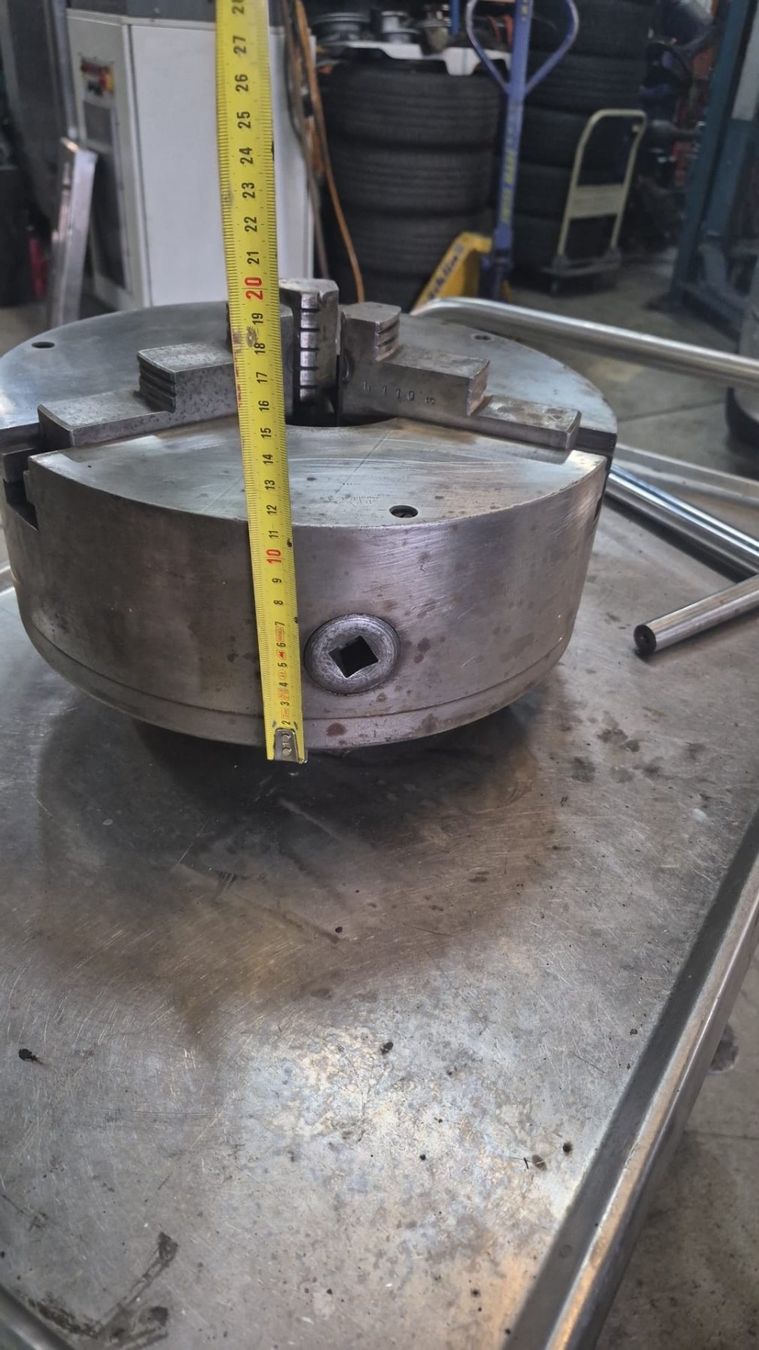 Tutti gli attrezzi: Drehfutter / Dreibackenfutter – Usato da Glattbrugg venduto da glattbach-garage 2