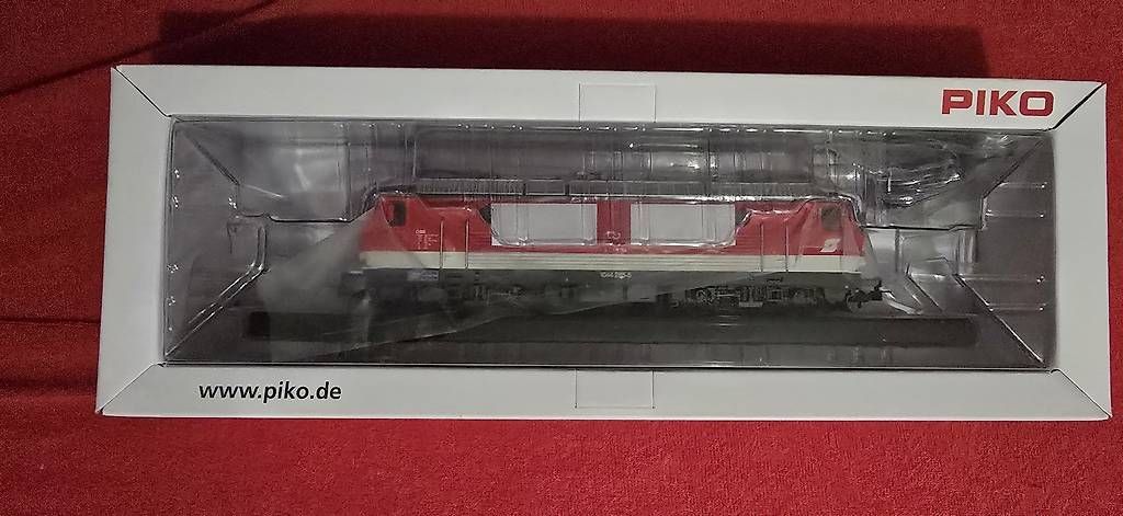 Modellini di ferrovie: ÖBB Rh1044 – Usato da Ebikon venduto da Mr.Busdriver