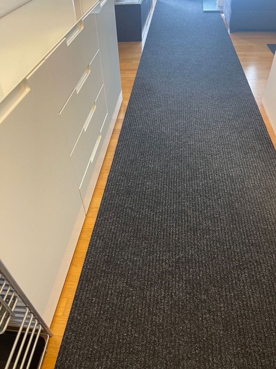 Teppiche: Rutschfester Teppich – Neu (gemäss Beschreibung) aus Wetzikon ZH von iva_f65f 2