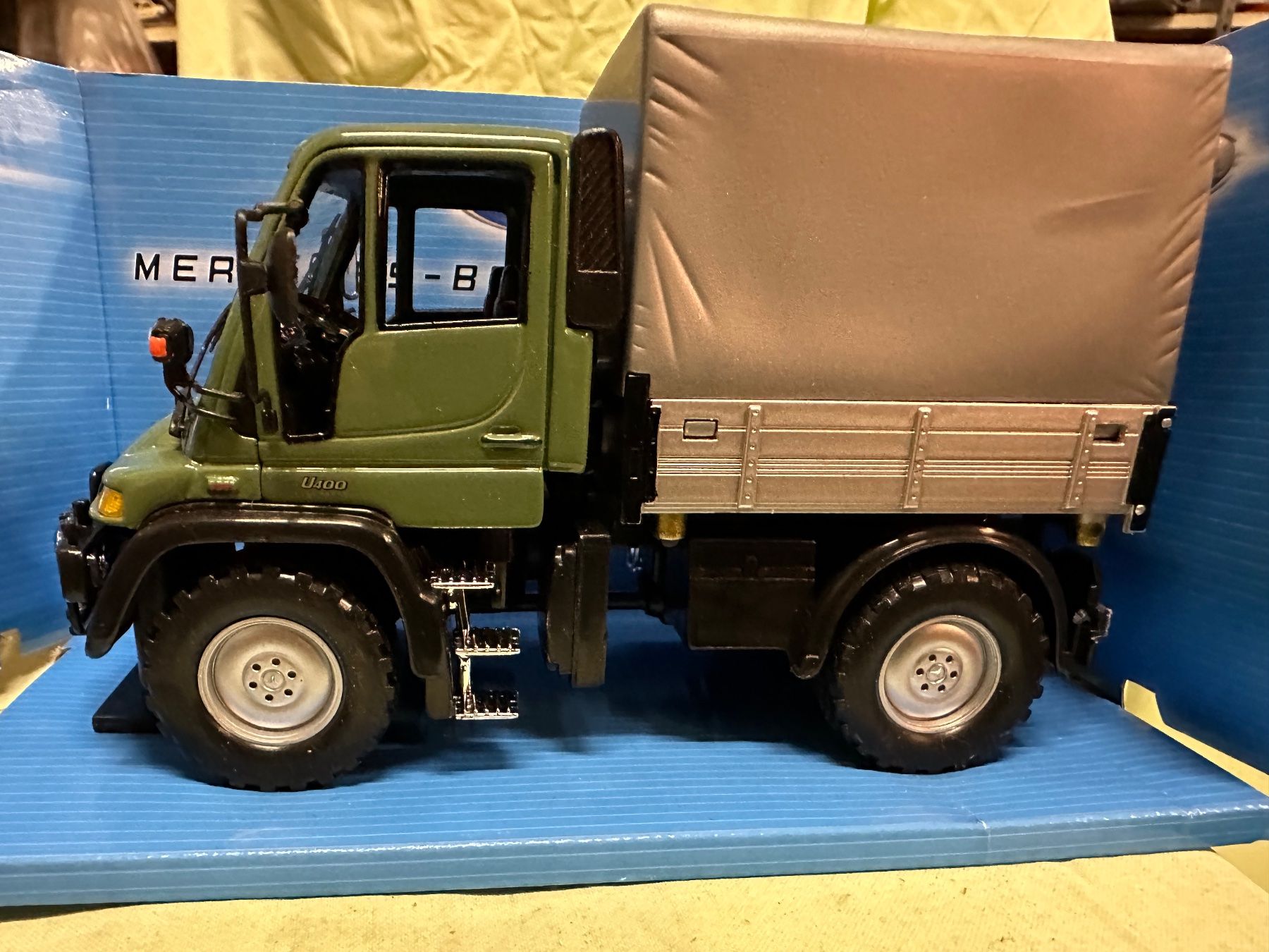 Mercedes-Benz Modellini d'auto: Mercedes unimog u400 diesel schlepper – Nuovo (secondo la descrizione) da Reinach AG venduto da rares75 1