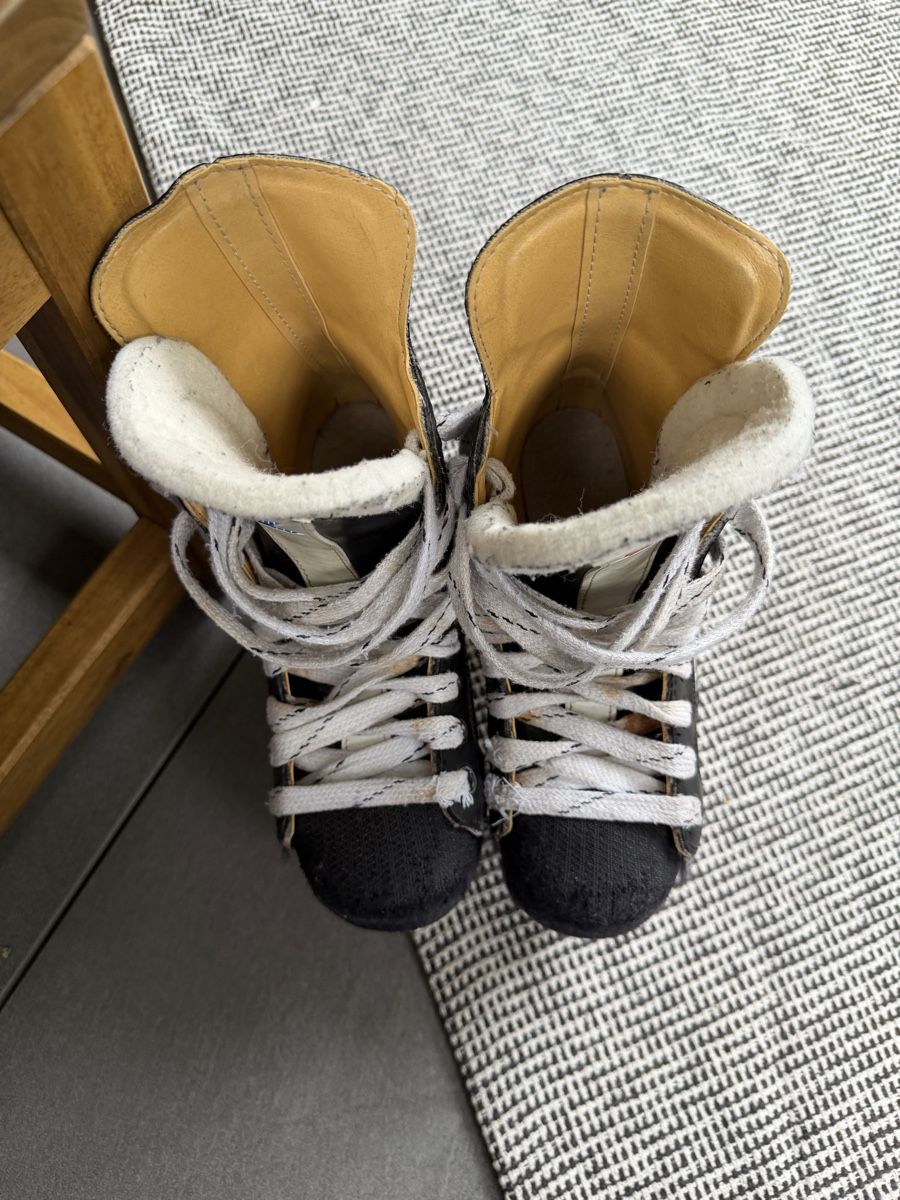 Bauer Pattini da ghiaccio: Schlittschuhe ca. Grösse 33 – Usato da Zürich venduto da Overtime89 2