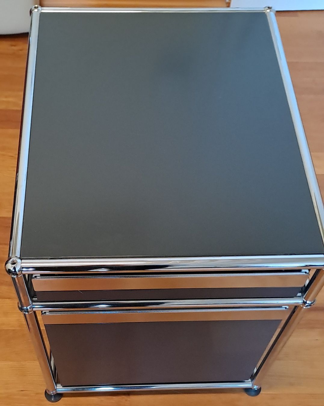 USM Cassettiere: Schöner USM Haller Container - anthrazit – Usato da Winterthur venduto da altrade 5