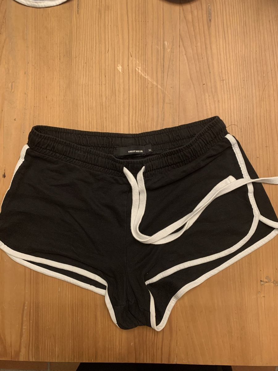 Tally Weijl Pantaloni: kurze Hosen gr. 36 farbe schwarz und hellblau – Usato da Solothurn venduto da amelie.br 1