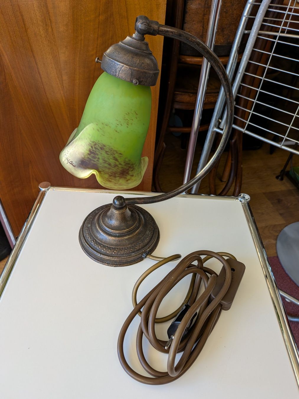 Lampade: Nostalgische Tischleuchte Les verres françaises – Usato da Emmen venduto da Brockofsky