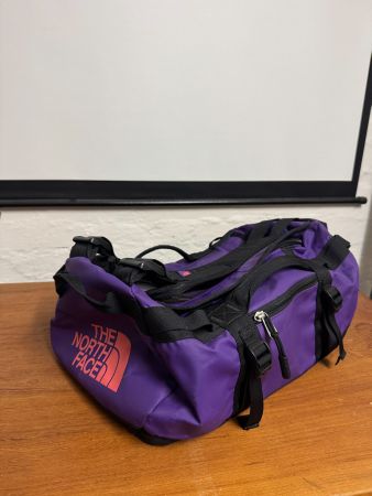 The North Face Base Camp Duffel Bag XS Violett