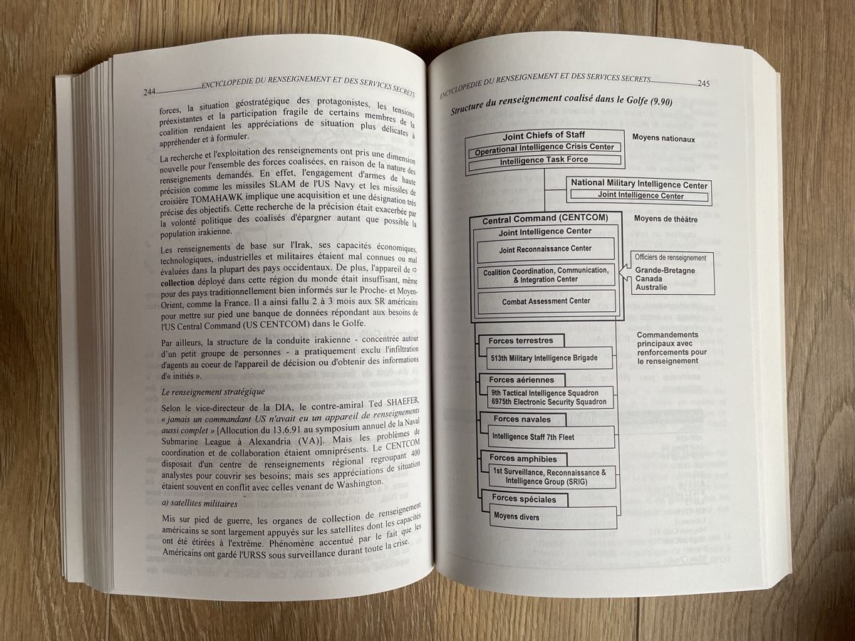 Livres: Encyclopédie du Renseignement et des Services Secrets – D'occasion à Lonay par ju-71 4