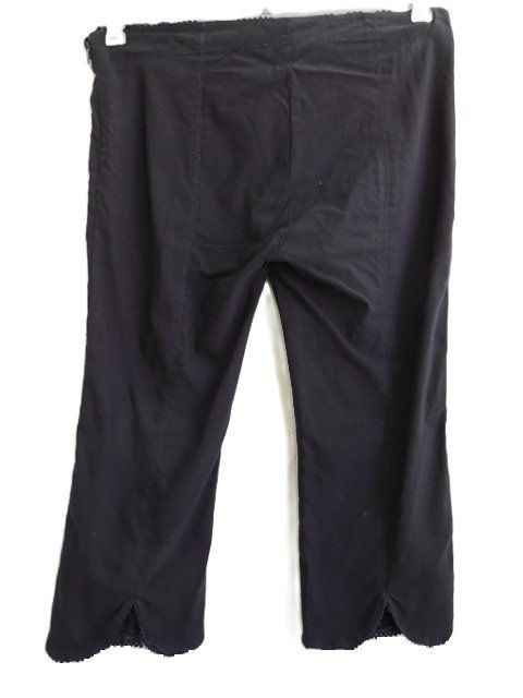 Pantaloni: Gr. 40 Capri Hose stretchig schwarz s.Masse – Usato da Basel venduto da frausommerwind 2