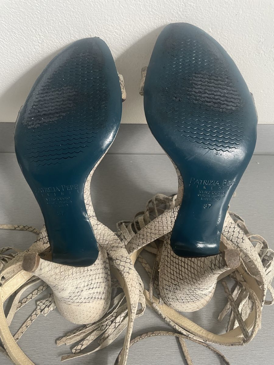 Patrizia Pepe Scarpe da donna: Patrizia Pepe Sandalen, Gr. 37 Fransen – Usato da St. Moritz venduto da cri_h9tt 4