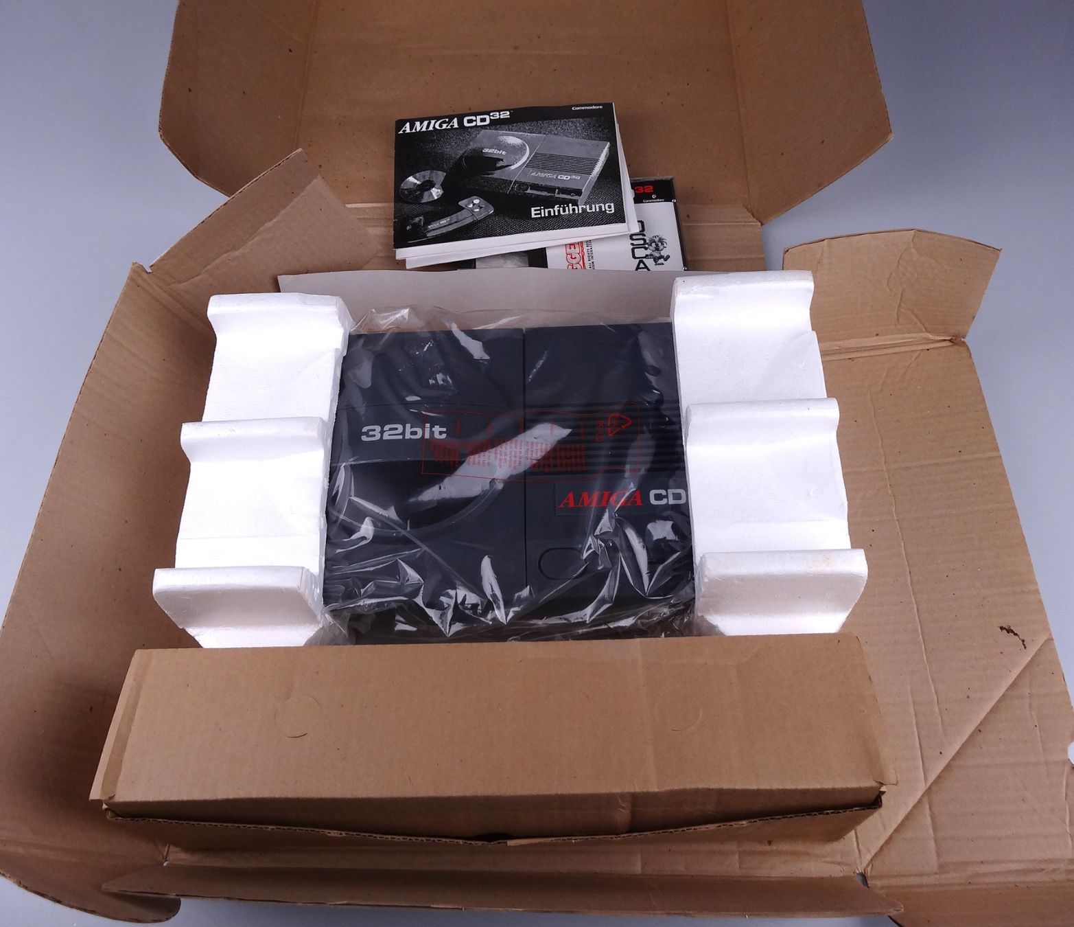 Commodore Konsolen: Amiga CD32 komplett in Box – Gebraucht aus Rüti ZH von Restwert_Rueti_ZH 1
