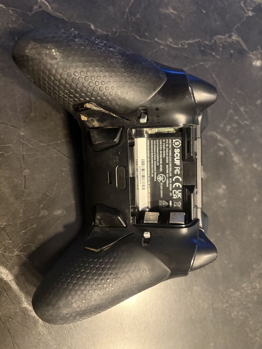 Manettes: Scuf Controller – D'occasion à Oeschgen par san_s6f8 1