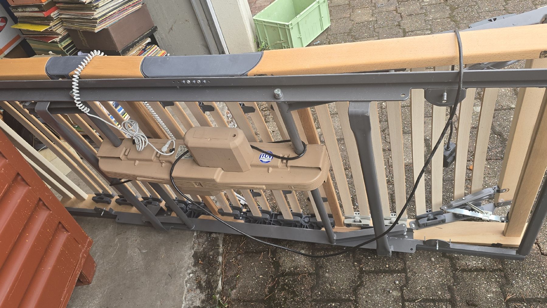 Lits: Elektro Bett 900 × 2000 – D'occasion à Einigen par Thinhi65