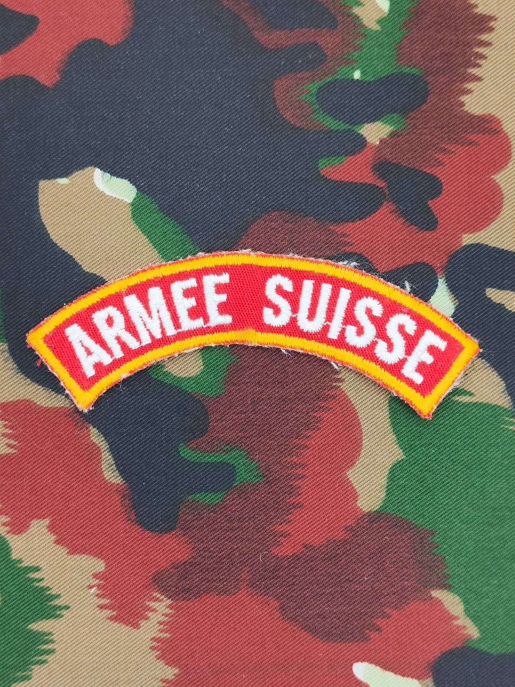 Schweizer Armee Uniformi: Oberarmabzeichen ARMEE SUISS – Usato da Bauma venduto da SwissMilitaria