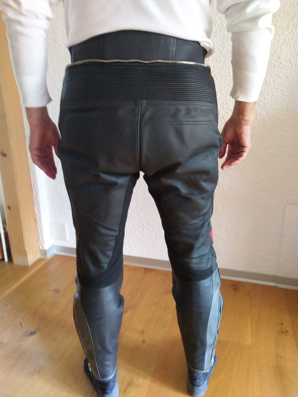 Costumes: Motorrad Lederkombi Schwabenleder – D'occasion à Bern par hugentobleroune 2