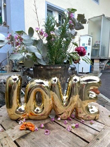 Tutte le decorazioni: Love – Usato da Forch venduto da ESELSTEIN