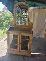 Vitrine mit Spiegelaufsatz