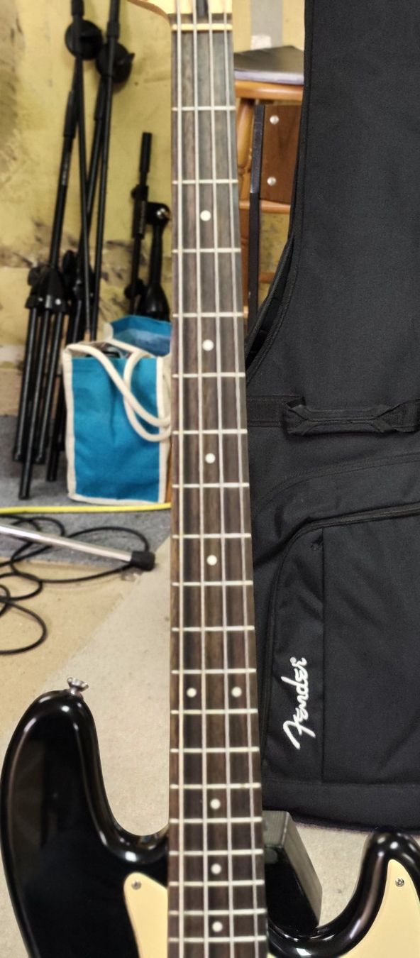 Squier Strumenti musicali: Squier Jazz Bass – Usato da Les Avanchets venduto da Jackjack 2