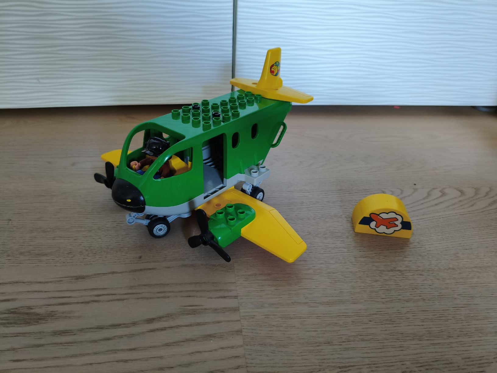 Lego Spielzeuge: Duplo Flugzeug / Flughafen  – Gebraucht aus Rotkreuz von bau_n6m6