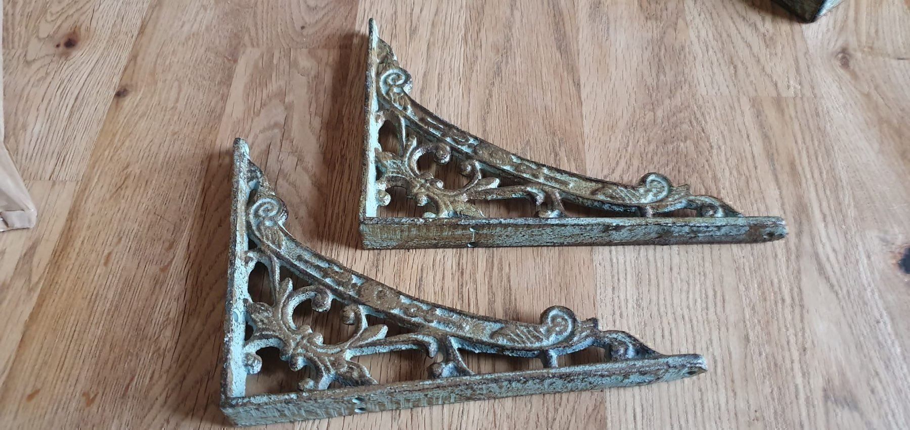 Ferramenta: 4 Winkel aus Gusseisen – Usato da Flawil venduto da Naphtali 3