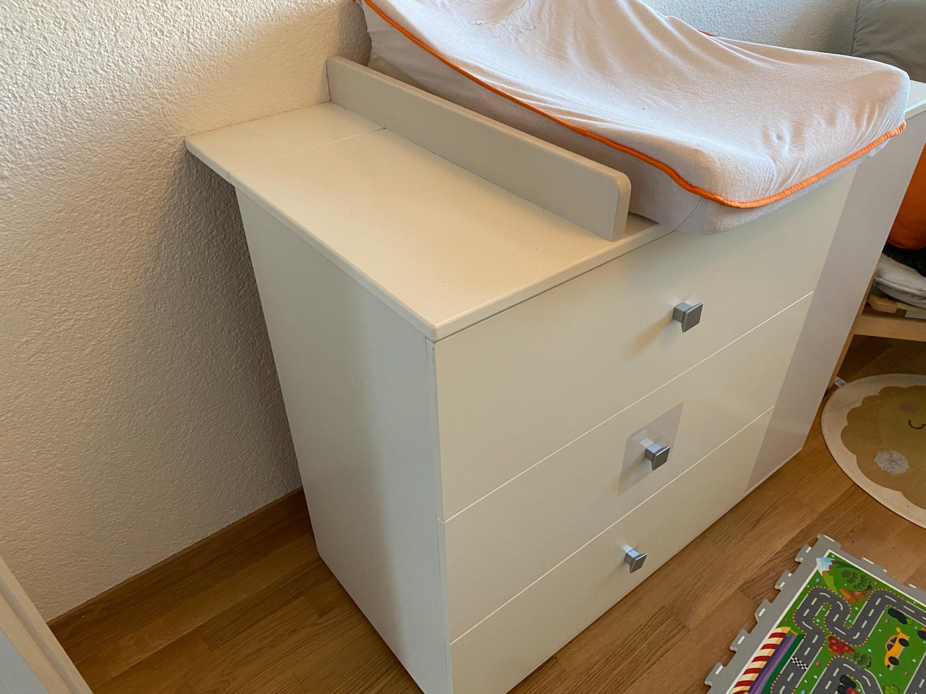 Fasciatoi & Accessori: Wickelkommode weiss mit Aufsatz und Regal – Usato da Richterswil venduto da Mano1st 2