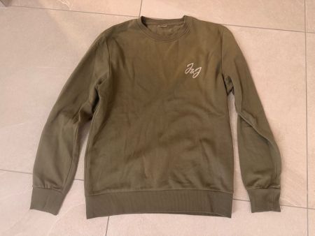 Pullover, Gr. M, sichtbar bis 25.10.26