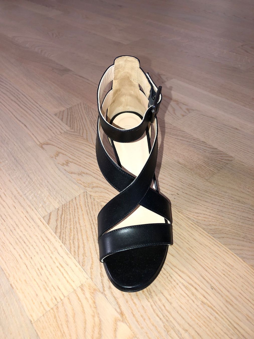 Navyboot Damenschuhe: NAVYBOOT Sandalen schwarz Gr. 37 – Gebraucht aus Zürich von sel_w5sd 6