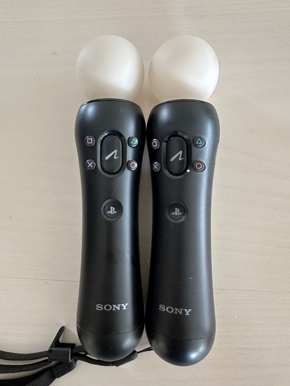 Sony Console: Playstation 3 Move Bundle mit 2 Controllern, Kamera & Games – Usato da Zürich venduto da VBlake 1