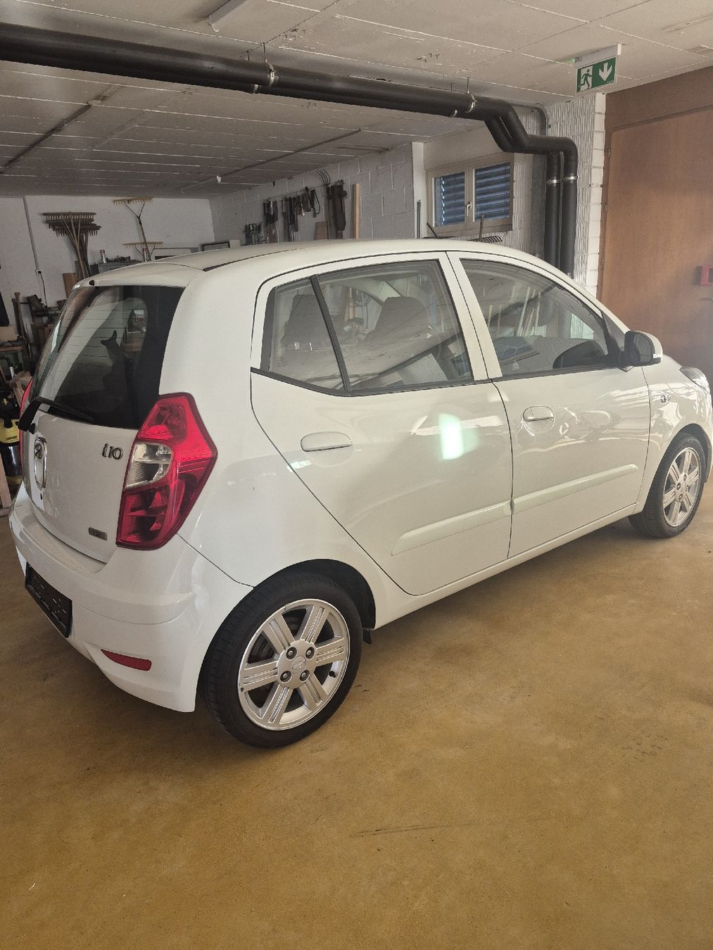Hyundai Automobili: Hyundai i10 1.2  – Usato da Walchwil venduto da 68q_ldb7 3