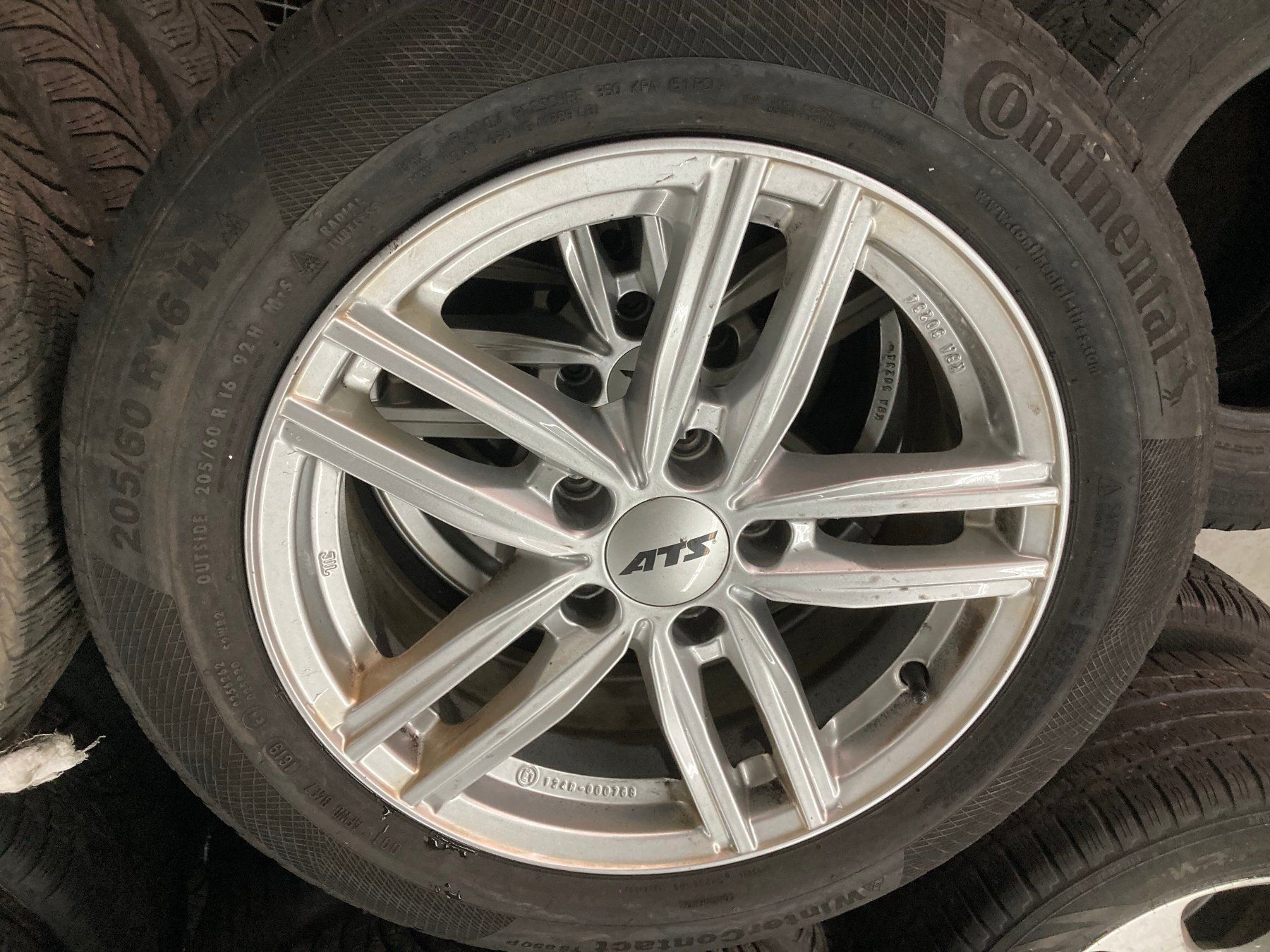 Audi Pneumatici & Ruote complete: Audi A4 Winterräder 205/60R16 – Usato da Cham venduto da WB2223