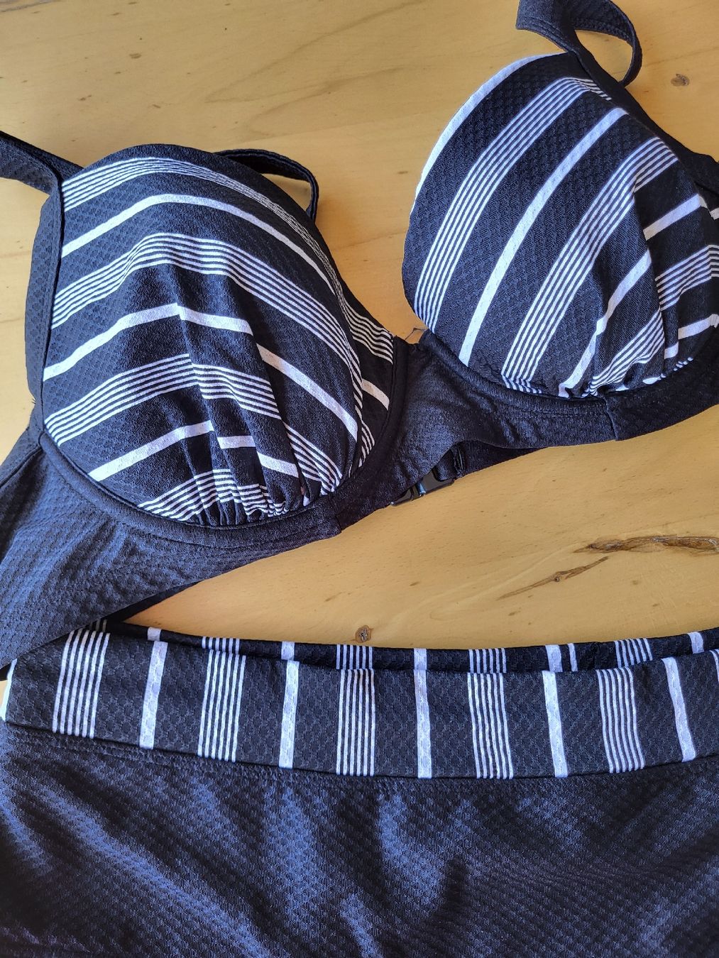 Costumi da bagno & Bikini: Bikini gestreift schwarz-weiss Grösse 40/42 – Usato da Wikon venduto da lin_qw8x 1