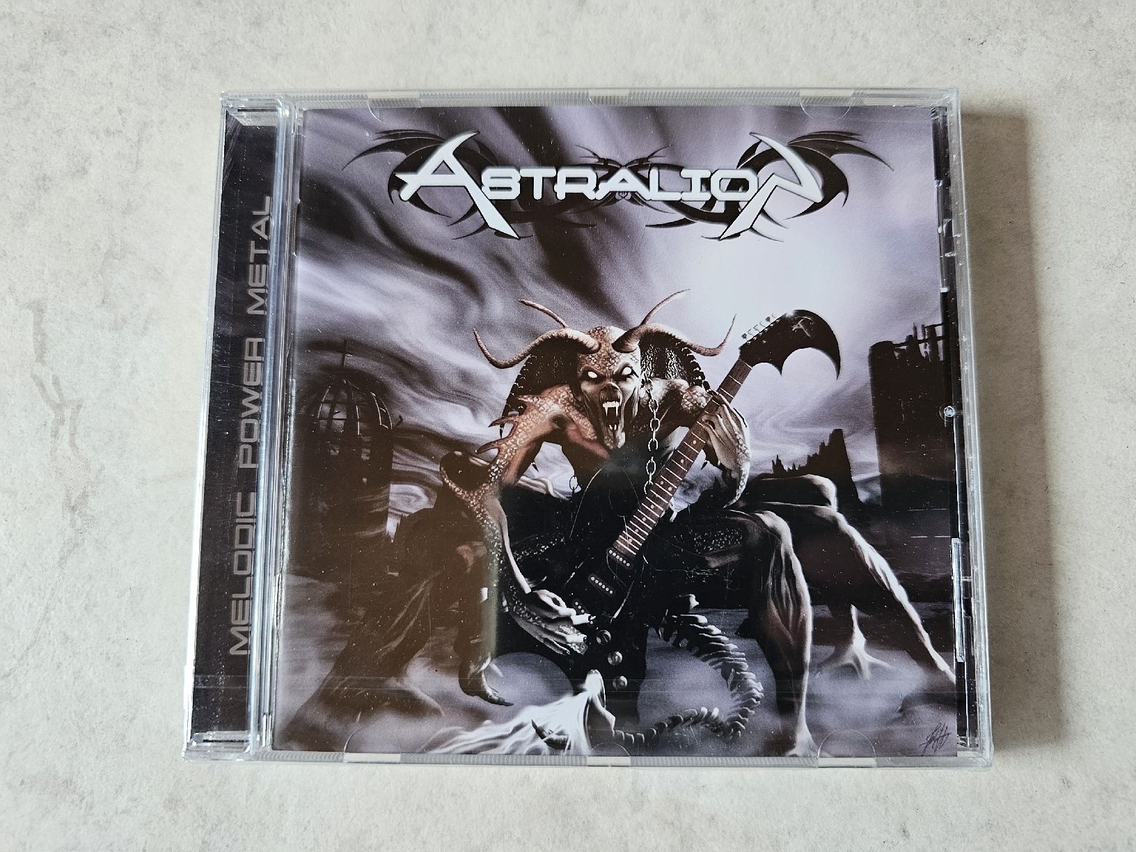 CD: Astralion  -  Astralion  /  Fabrikneu – Nuovo e nell'imballaggio originale da Schneisingen venduto da backstore24