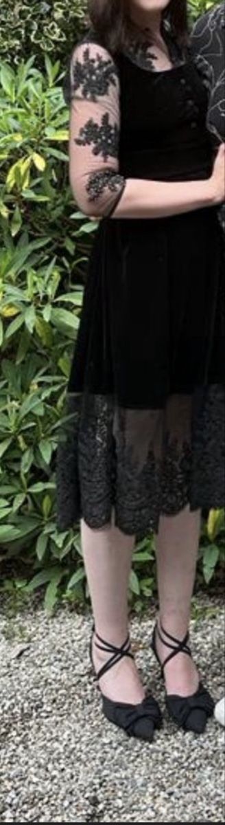 Kleider: Elegantes Samtkleid mit Spitze – Gebraucht aus Langnau am Albis von ste_2zdt 4