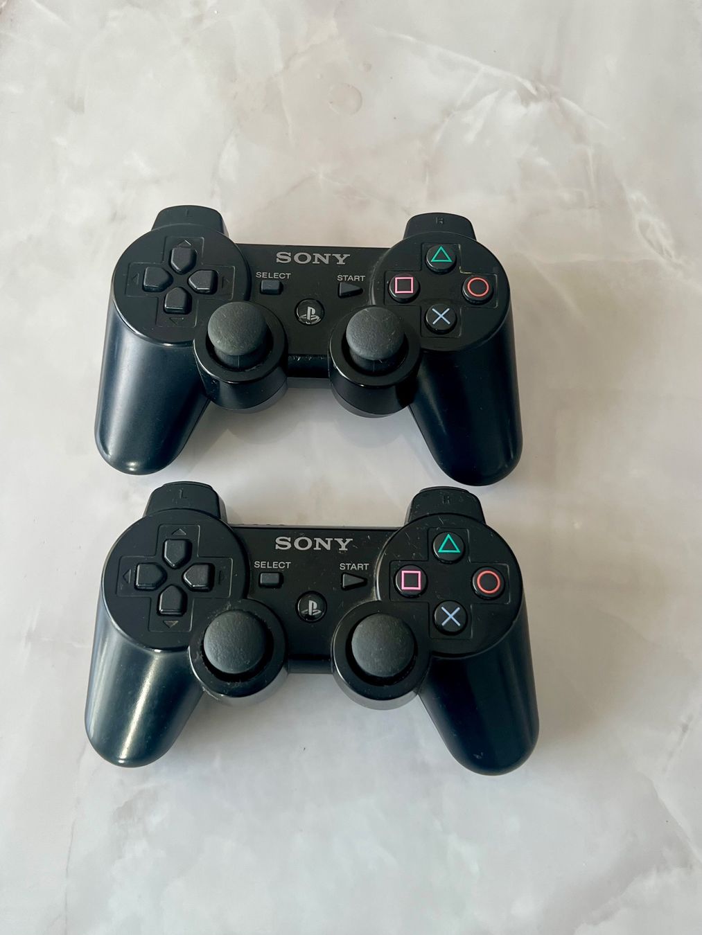 Sony Manettes: 2 stk. PS3 Controllern – D'occasion à Zürich par T.E.B