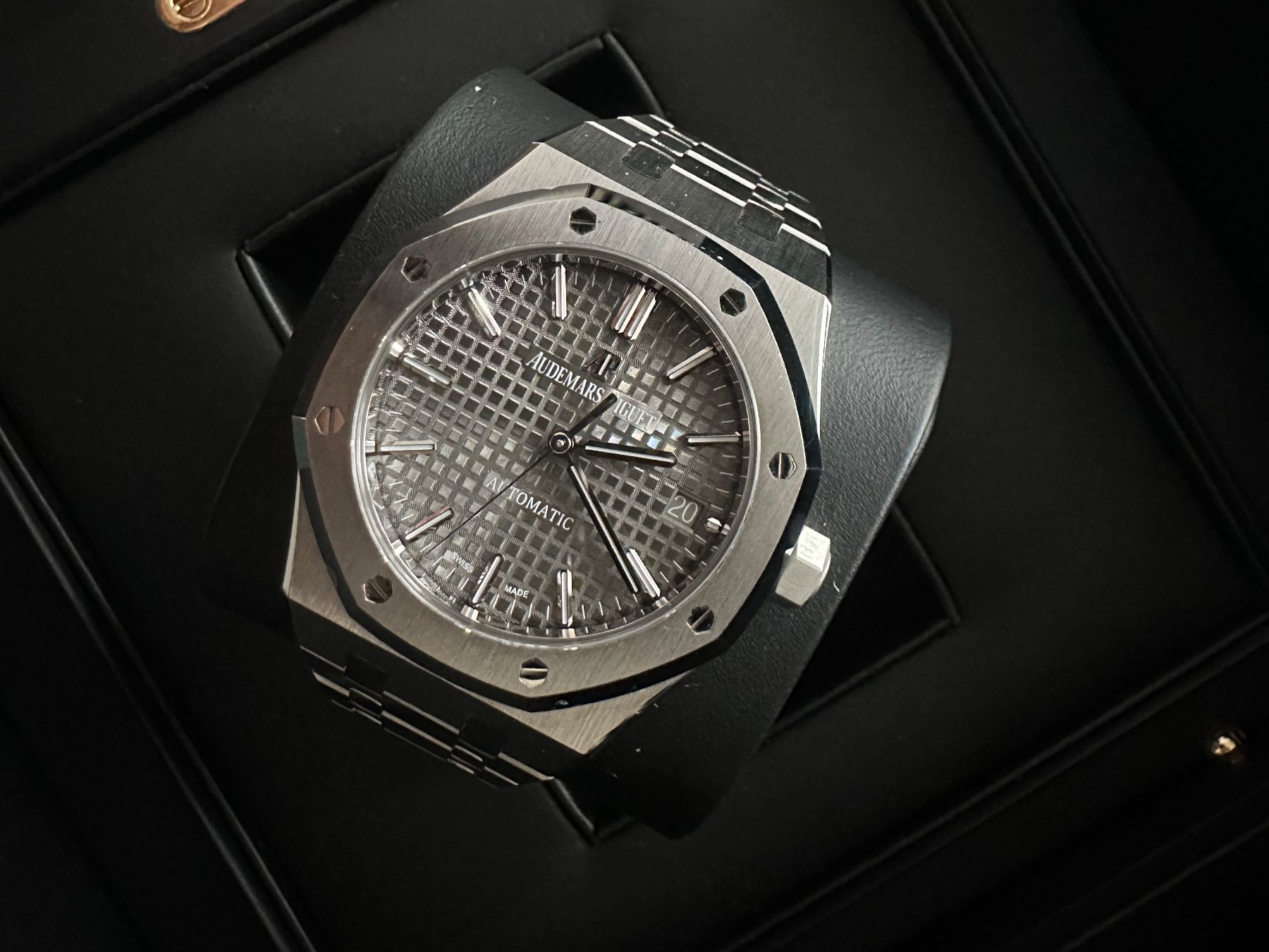 Audemars Piguet Orologi: Audemars Piguet Royal Oak - Ref. 15450st – Usato da Genève venduto da SovereignWatch