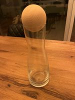 Schöne Glas Karaffe mit Holz Kugel - Top Zustand!