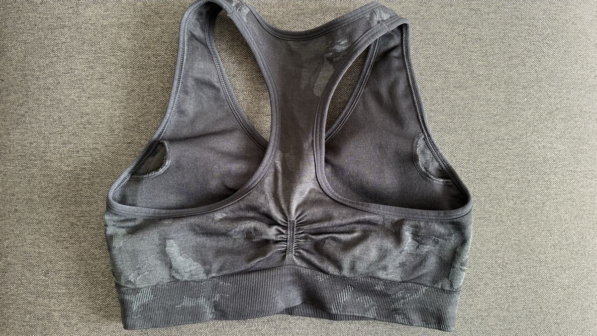 Gymshark Lotti di vestiti: Gymshark Set Camo – Usato da Zürich venduto da sel_9kd 2