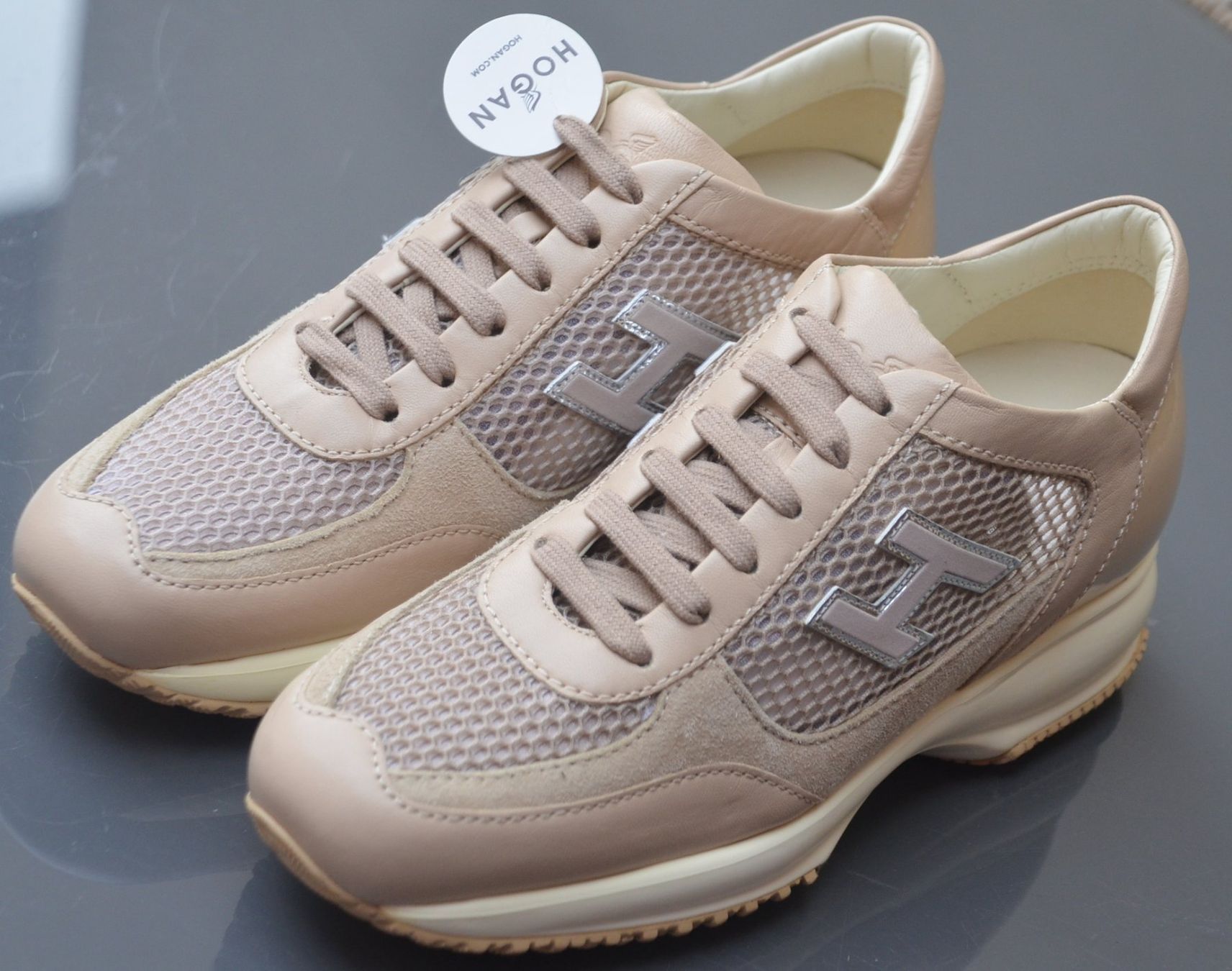 Hogan Scarpe per ragazze: Hogan Sneakers  .35 – Nuovo (secondo la descrizione) da Collonges venduto da arashee